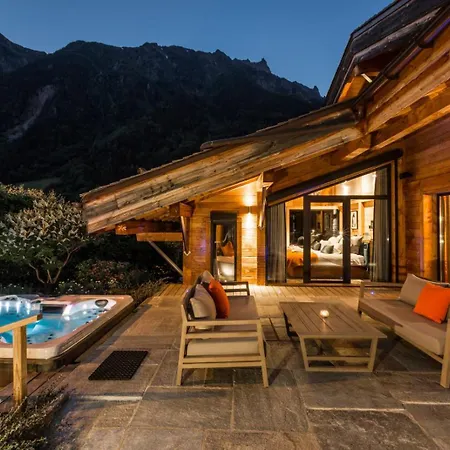 Chalet Charm Awaits: Escape To Grindelwald Apartment *